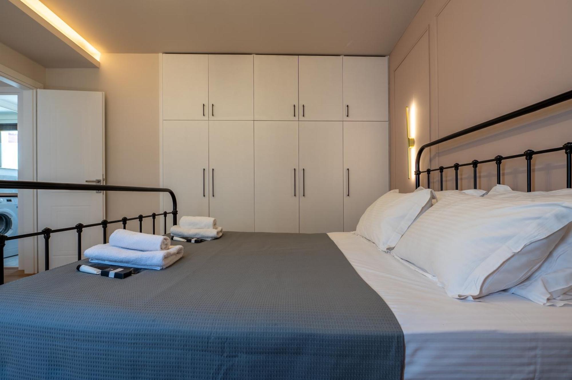 Live Life Plaka Apartment Atene Esterno foto